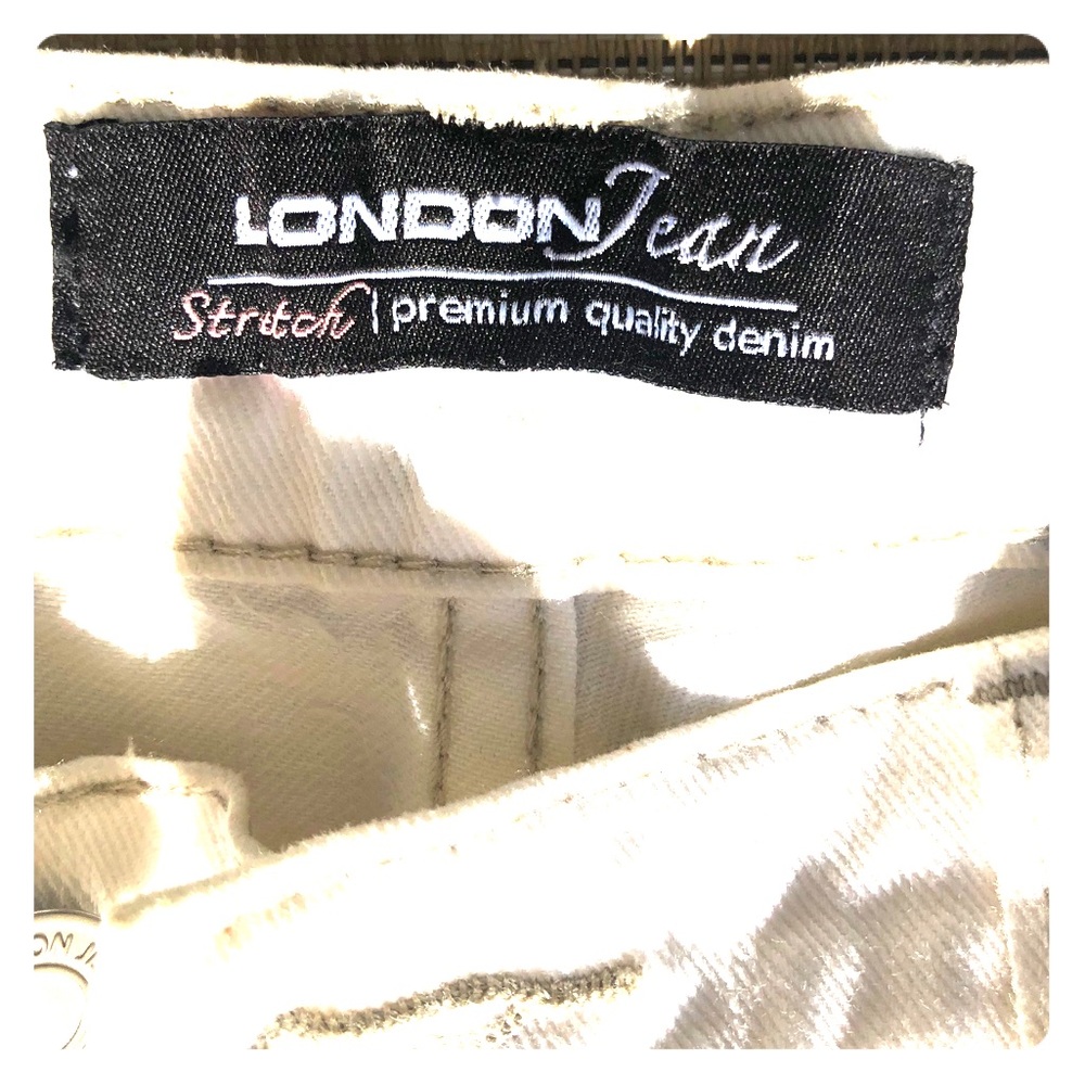 Victoria’s Secret, Cool White Bell Bottom Jeans!